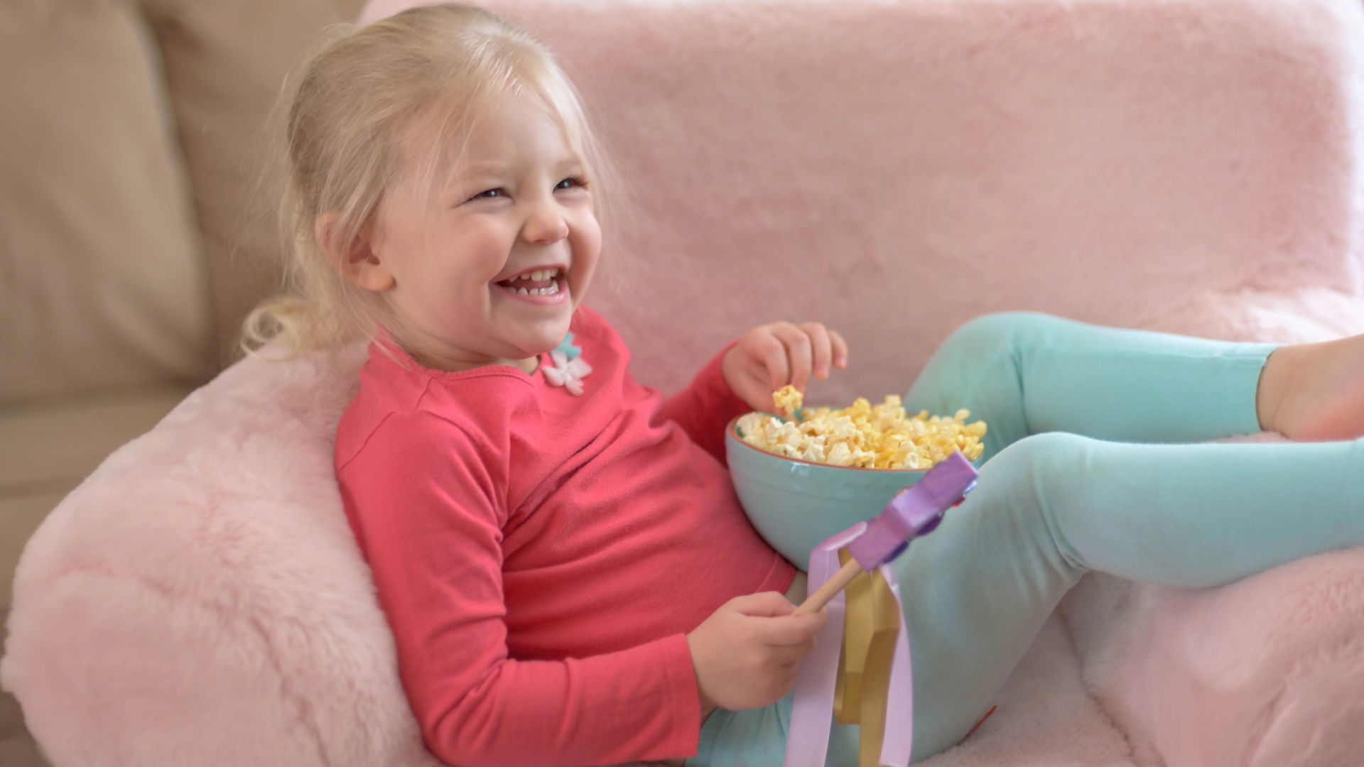 Além de serem divertidos, alguns filmes infantis trazem reflexões e aprendizados que precisam ser trabalhados na escola e também no ambiente familiar. 
