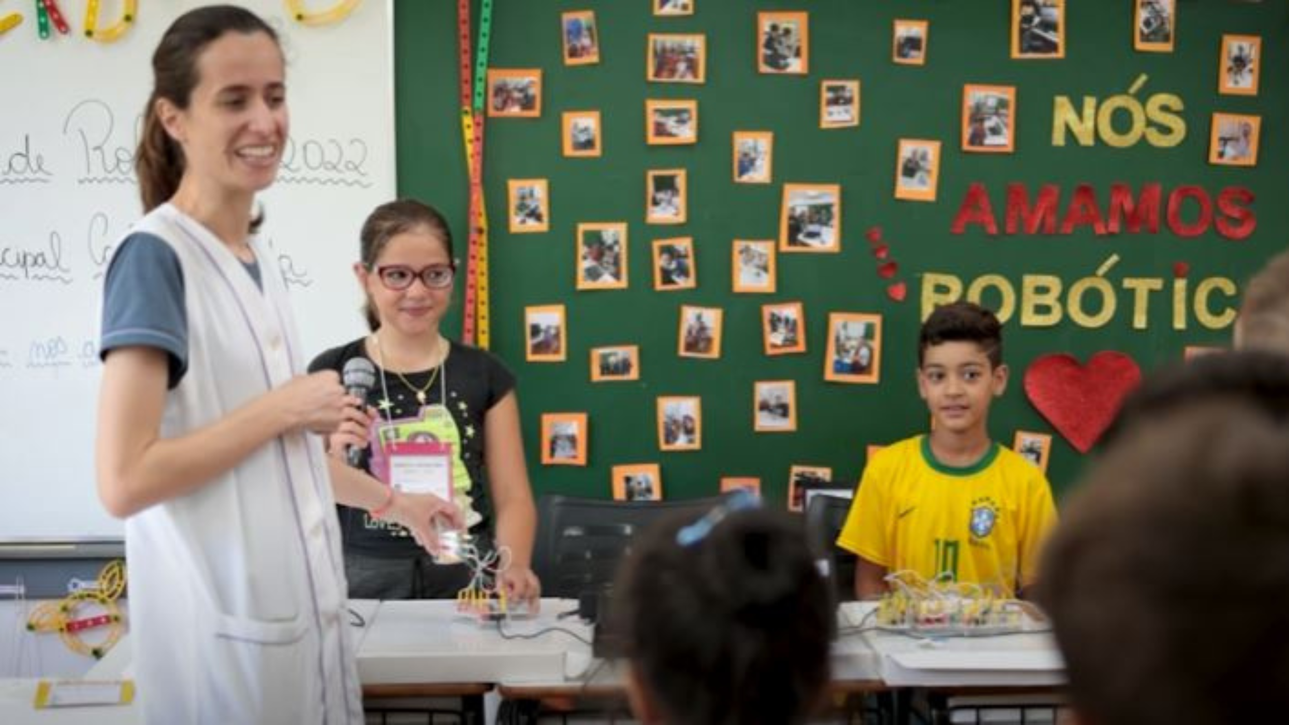 Aulas divertidas: a robótica educacional muda a forma de construir aprendizado. É dinâmica!