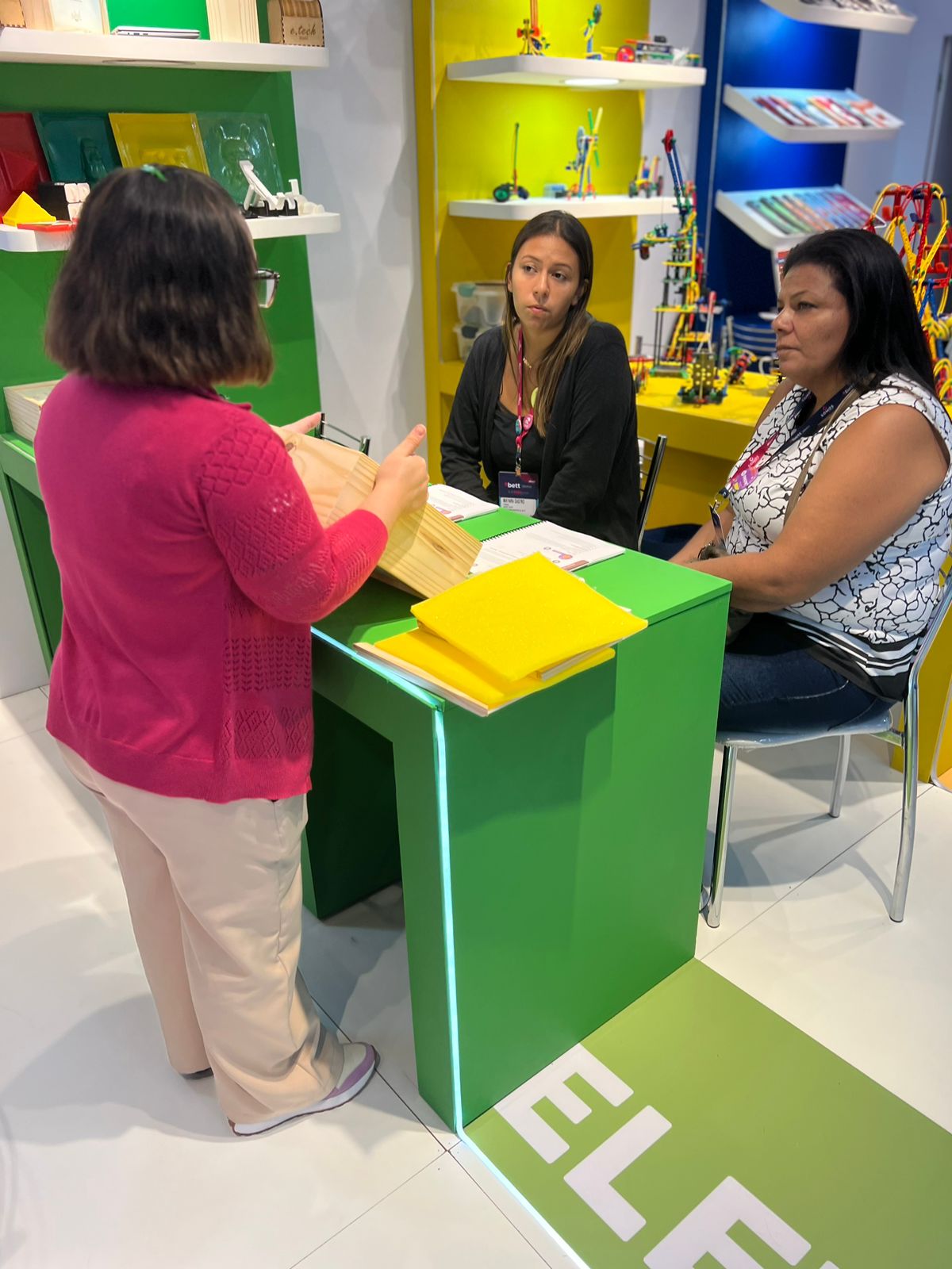 <strong>Soluções do Laboratório EduCAR encantam professores na Bett Brasil</strong>